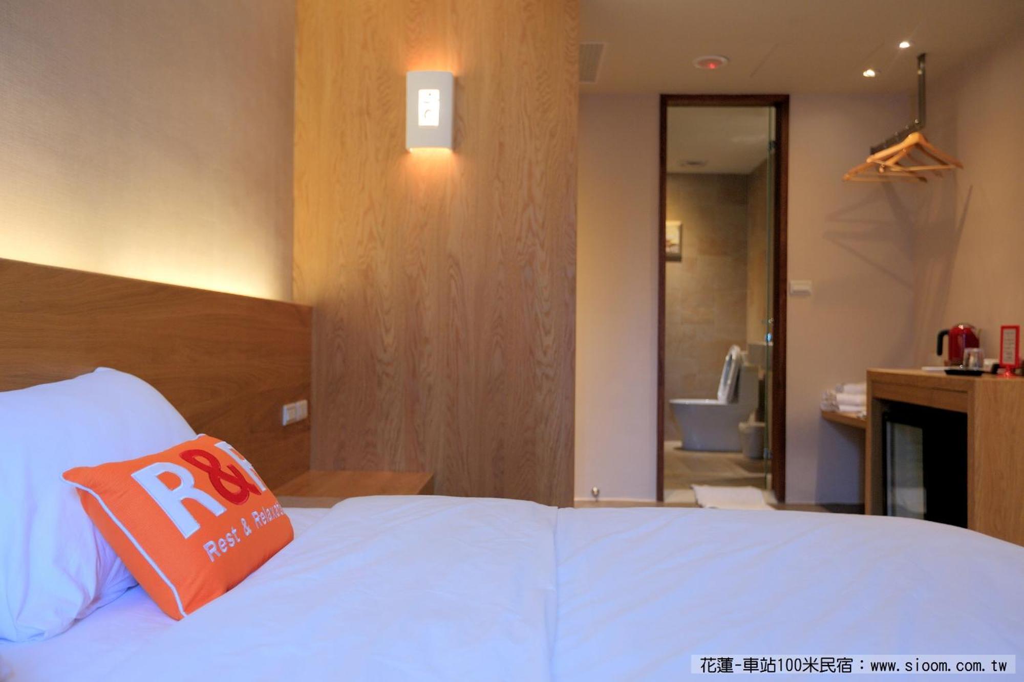 車站100M民宿丨電梯附停車場 Hualien City Room photo